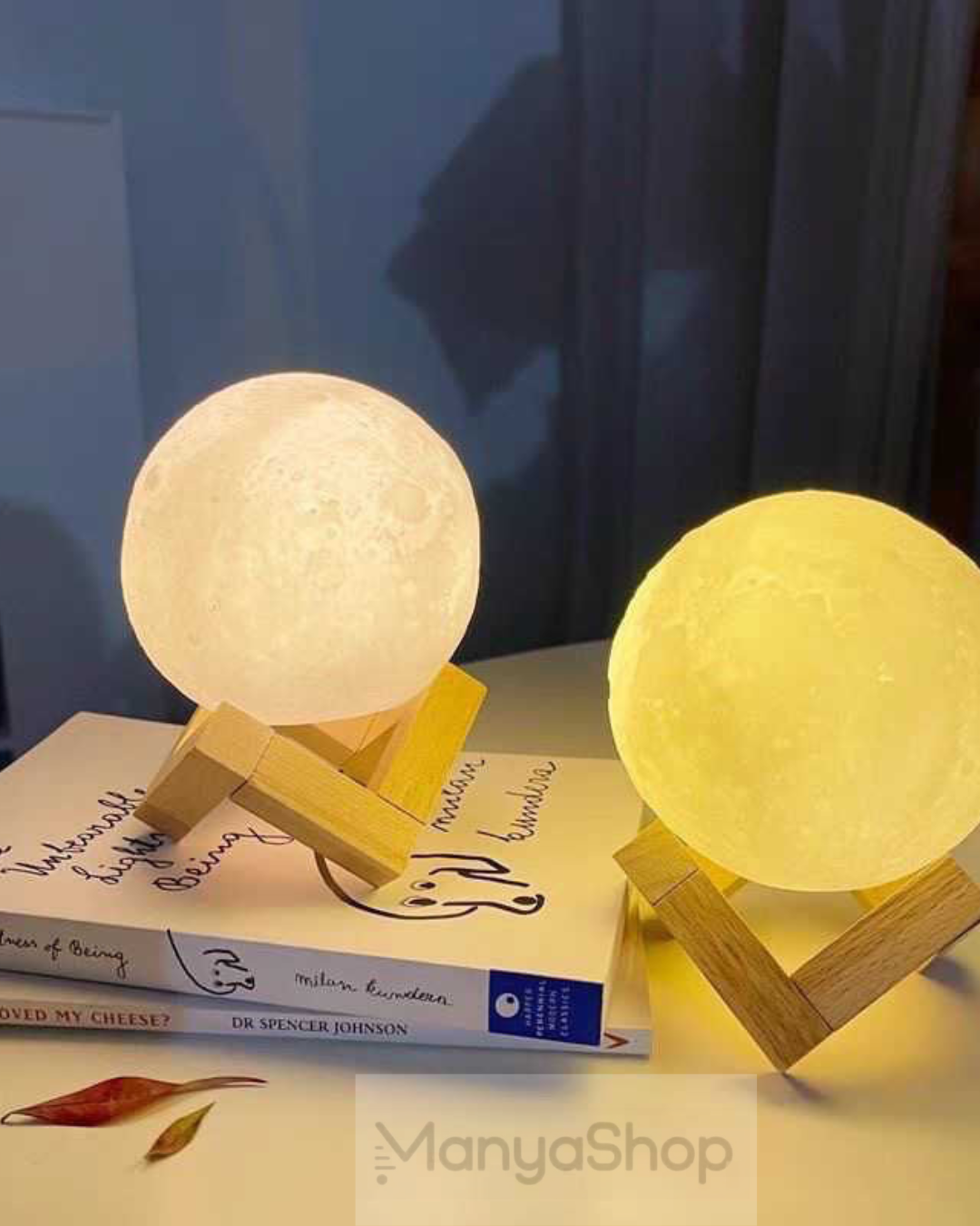 LAMPARA DE MESA  CON FORMA DE LUNA 3D